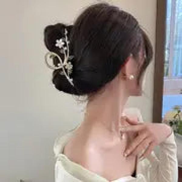 Rubela Flower Long Tassel Acrylic Hair Elegant